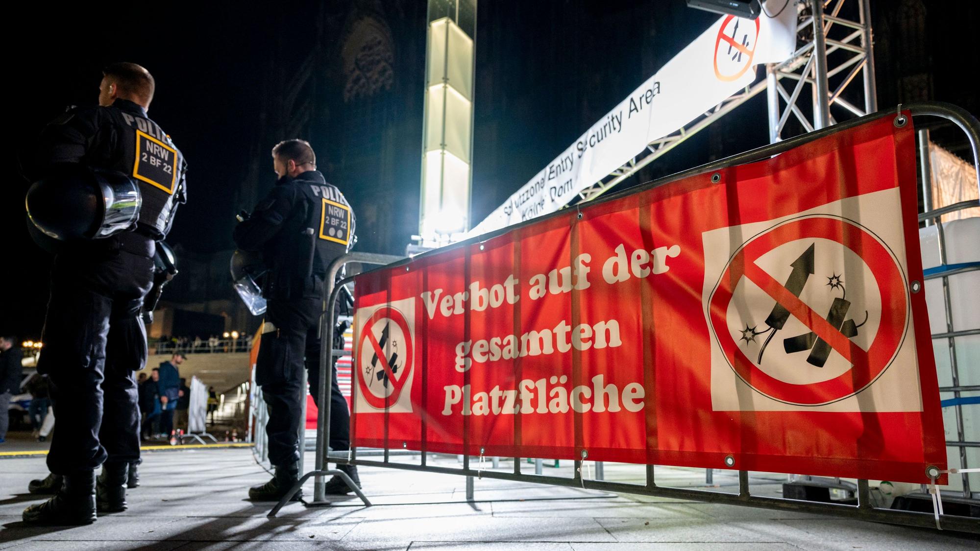 Böllerverbot auf dem Kölner Bahnhofsvorplatz an Silvester