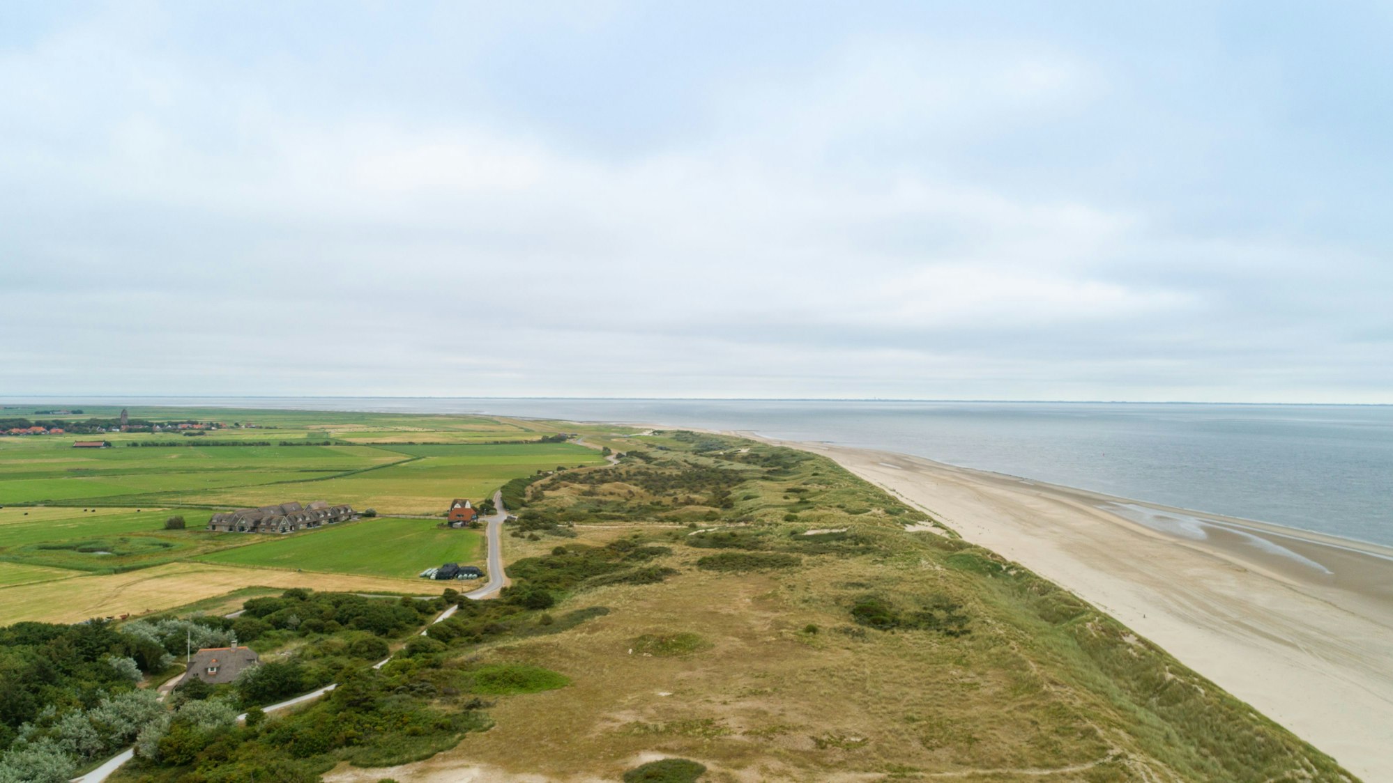 Ameland Strand und Dünen bis das Auge reicht