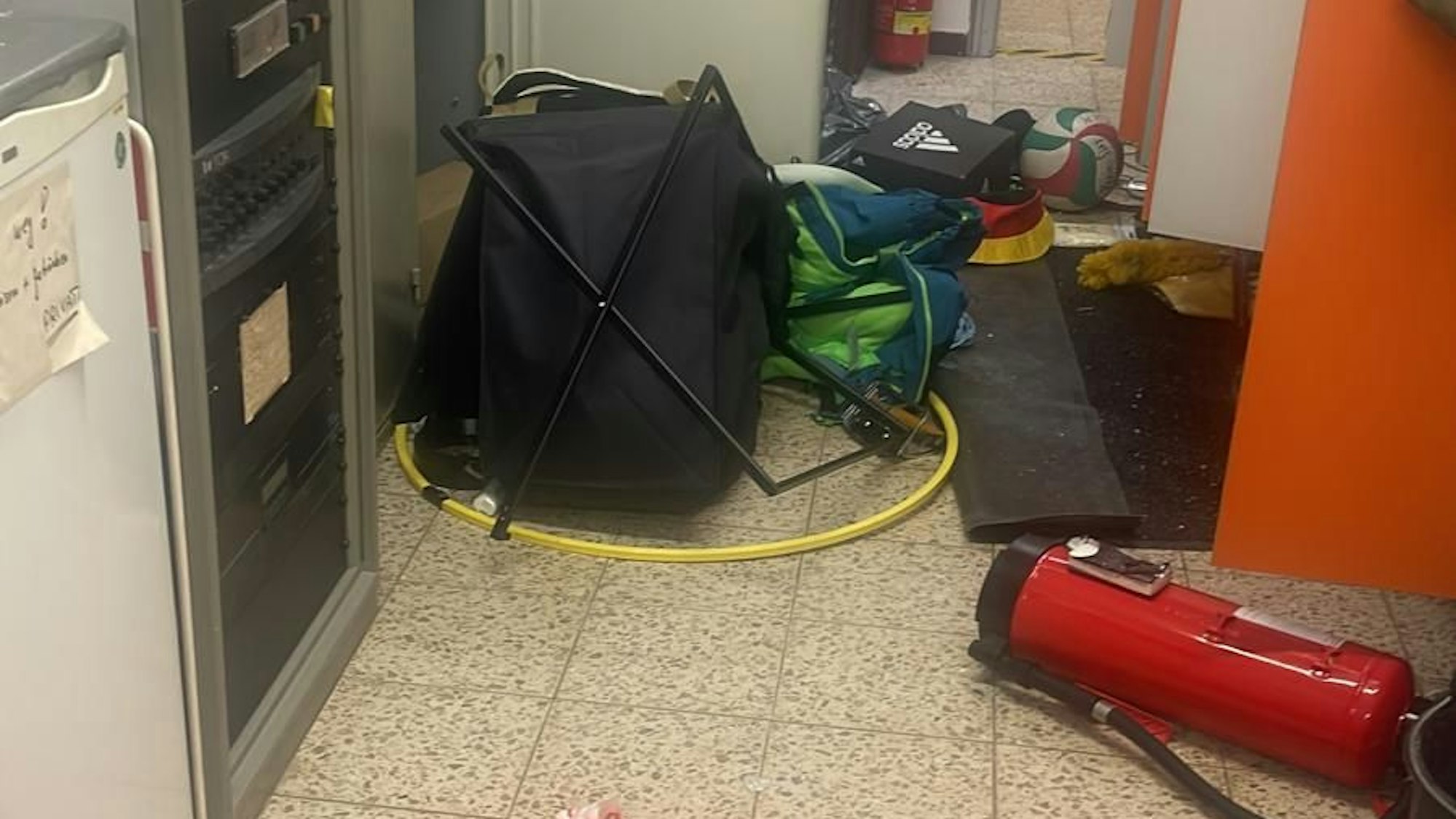 Ein verwüsteter Raum