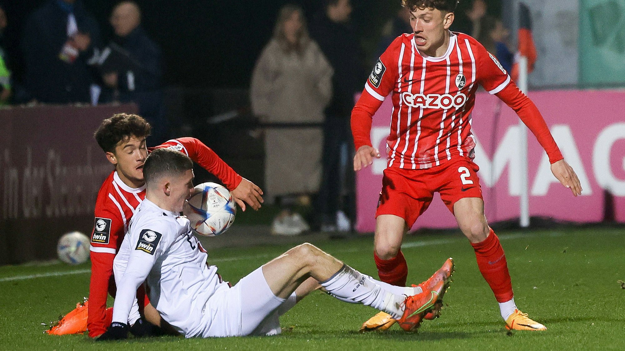 Philipp Treu Freiburg 2 und Niklas May Koeln 37, Viktoria Koeln vs. SC Freiburg II, 3. Liga, Fussball, 24. Spieltag, 27.02.2023 DFL REGULATIONS PROHIBIT ANY USE OF PHOTOGRAPHS AS IMAGE SEQUENCES AND/OR QUASI-VIDEO, Viktoria Koeln vs. SC Freiburg II, 3. Liga, Fussball, 24. Spieltag, 27.02.2023 Koeln *** Philipp Treu Freiburg 2 and Niklas May Koeln 37 , Viktoria Koeln vs SC Freiburg II, 3 Liga, Football, Matchday 24, 27 02 2023 DFL REGULATES PROHIBIT ANY USE OF PHOTOGRAPHS AS IMAGE SEQUENCES AND OR QUASI VIDEO, Viktoria Koeln vs SC Freiburg II, 3 Liga, Football, Matchday 24, 27 02 2023 Koeln Copyright: xEibner-Pressefoto/JoergxNiebergax EP_JNL