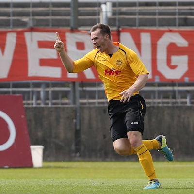 Oliver LAUX (FK) bejubelt sein Tor zum 2:1 Fussball Regionalliga Relegation, Rueckspiel, FC Bayern Muenchen II - Fortuna Koeln 2:1, am 01.06.2014 in Muenchen/Deutschland.
Oliver Laux FK cheered be goal to 2 1 Football third division Relegation Rueckspiel FC Bavaria Munich II Fortuna Cologne 2 1 at 01 06 2014 in Munich Germany