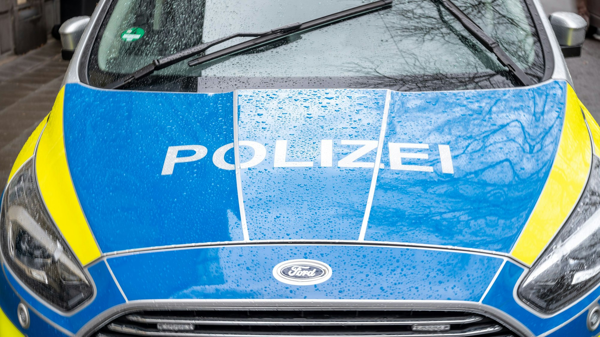 Einsatzfahrzeug der Kölner Polizei