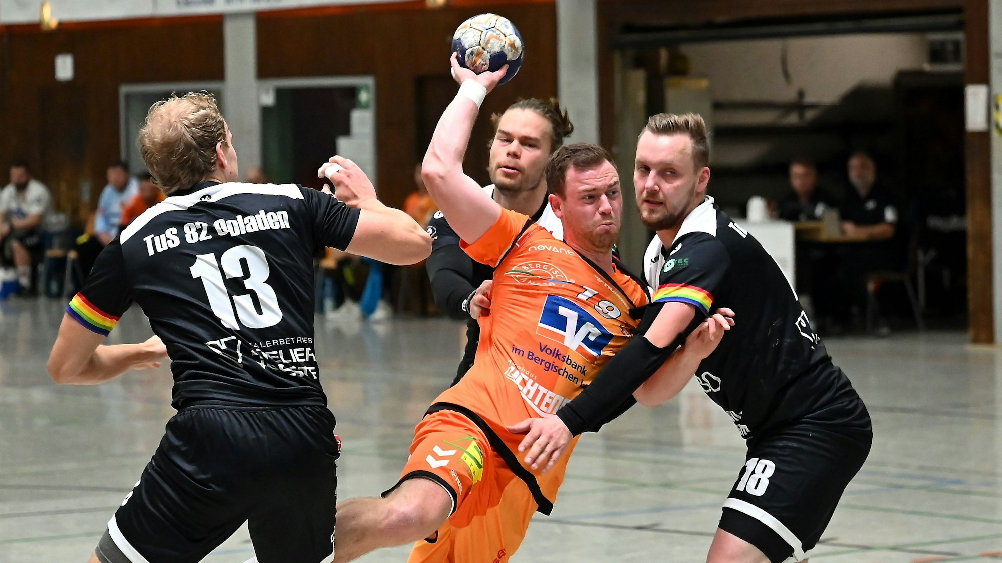 04.09.2022, Handball-Bergische Panther-Tus Opladen
mitte: Justus Ueberholz (Panther)
Foto: Uli Herhaus