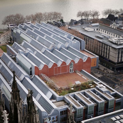 Das Museum Ludwig und die Philharmonie fotografiert vom Dom aus.