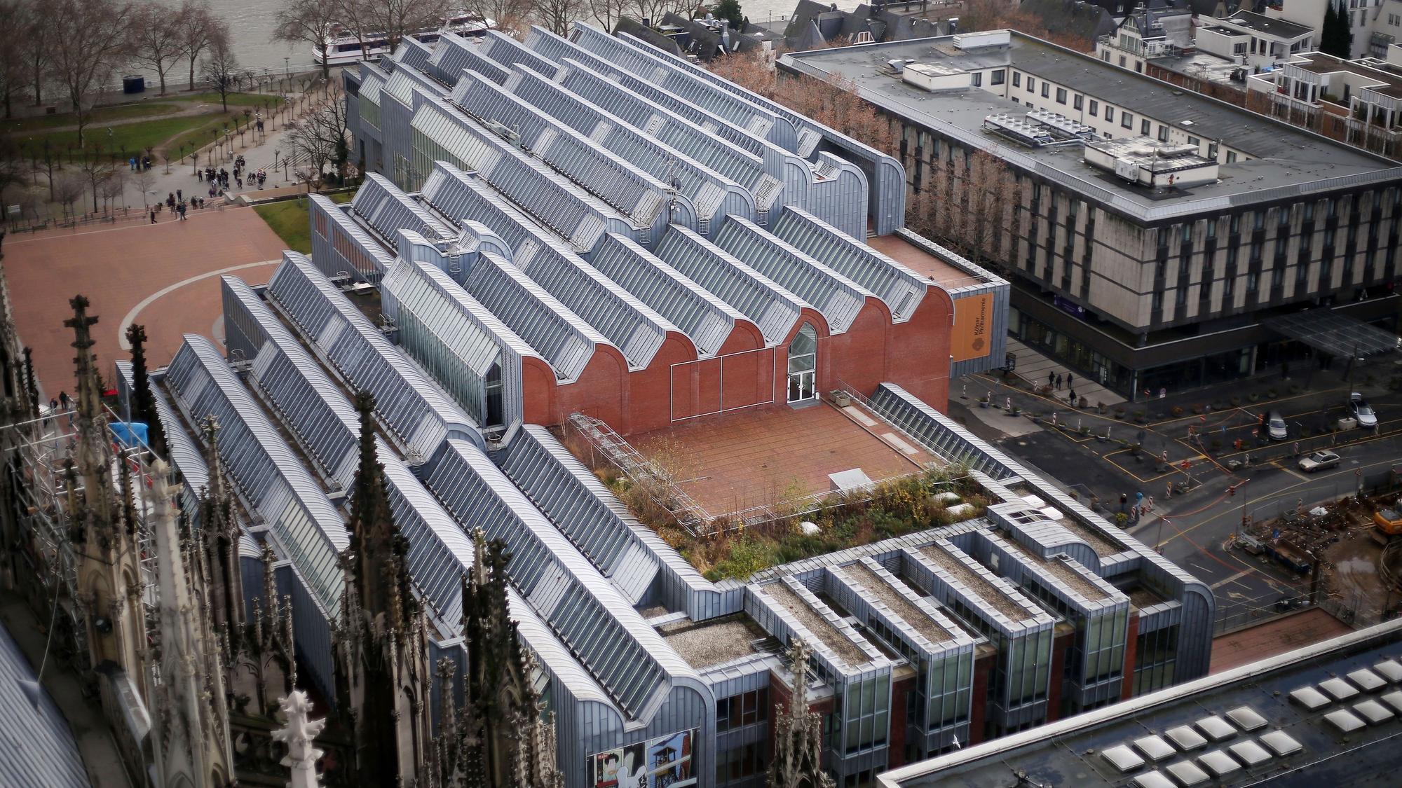Das Museum Ludwig und die Philharmonie fotografiert vom Dom aus.