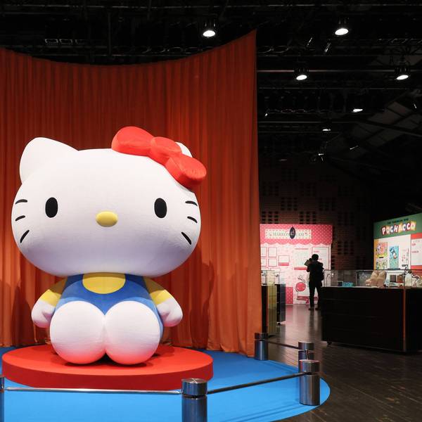 Überdimensionale Hello-Kitty-Figur.