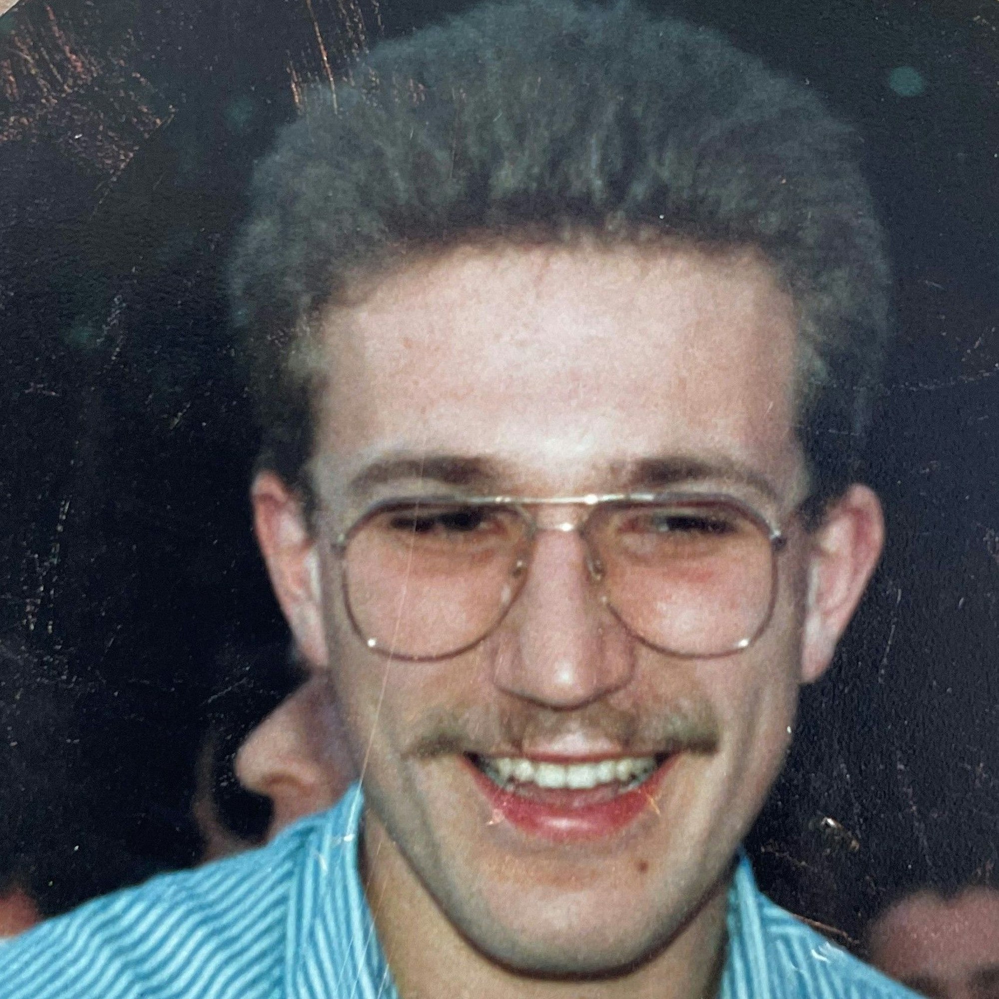 Norbert Stolz lacht wenige Wochen vor seinem Tod in die Kamera