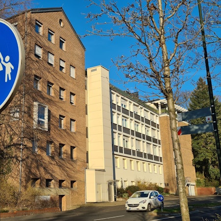 Auf dem Foto ist das Kloster der Salvatorianerinnen in Kerpen-Horrem. Es soll zu einem „Haus der Bildung“ werden.