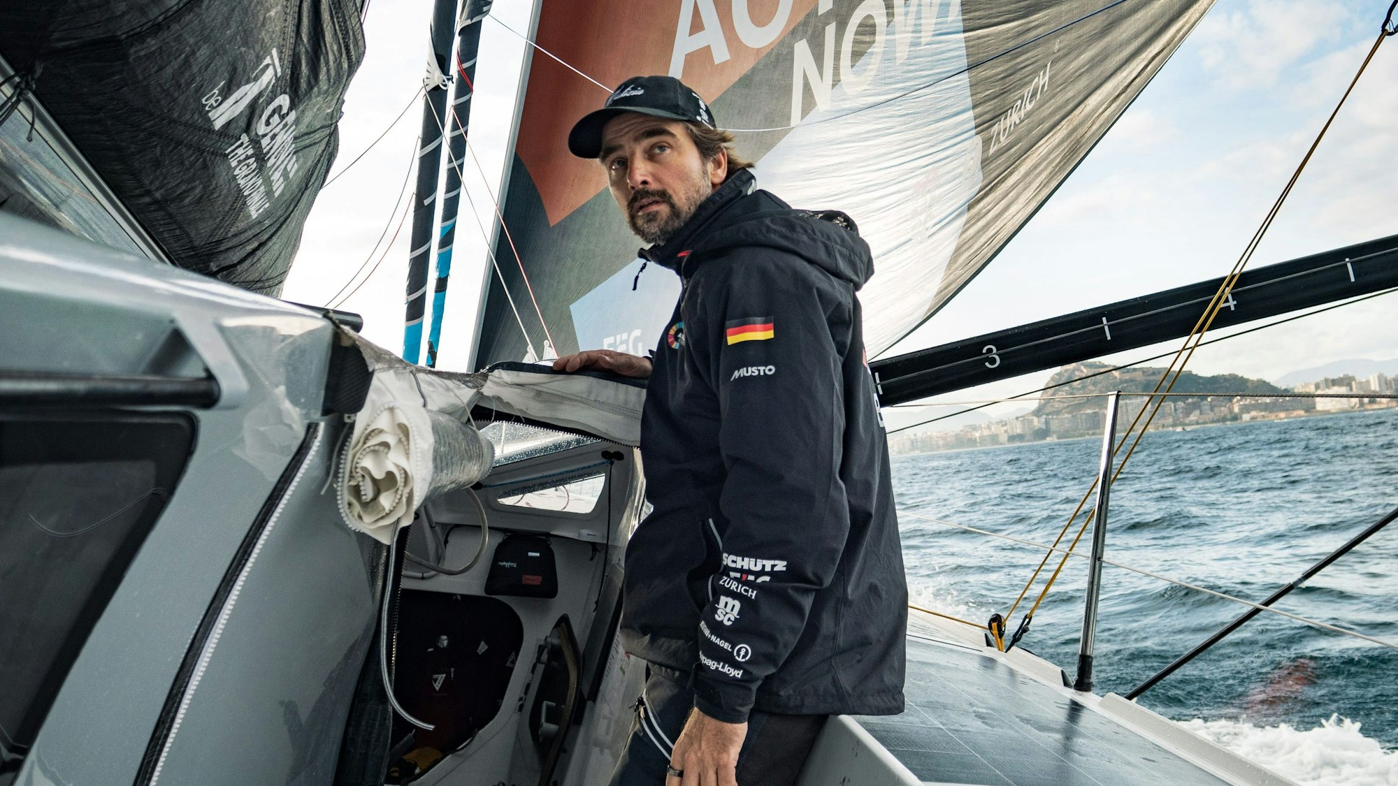 Boris Herrmann · hier bei einem Hafenrennen · segelt mit seinem Team Malizia das 14. Ocean Race. Herrmann führt bei seiner Ocean-Race-Premiere den Neubau «Malizia · Seaexplorer» ins Rennen. (zu dpa: «The Ocean Race: Boris Herrmann sieht Siegchancen auf Königsetappe») Foto: Antoine Auriol/Team Malizia/dpa +++ dpa-Bildfunk +++