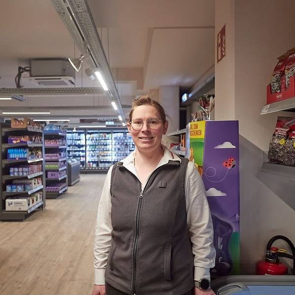 Filialleiterin Jessica Kaussen im Nahkauf in Schleiden.