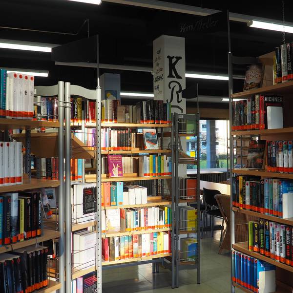 Stadtbücherei Leichlingen, Bücherregale