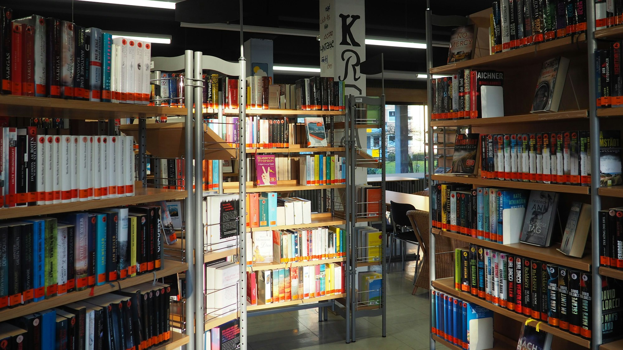 Hohe Besucherzahlen verzeichnet die Leichlinger Stadtbücherei im Vergleich zu den vergangenen Jahren. (Archivfoto)