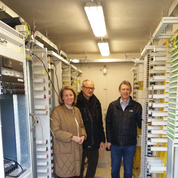 Bürgermeisterin Anne Loth, Bürgermeister Dietmar Persian und BEW-Geschäftsführer Jens Langer