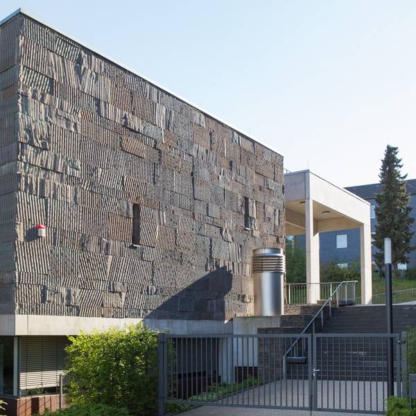 Die Fassade der Berufsschule Wipperfürth.