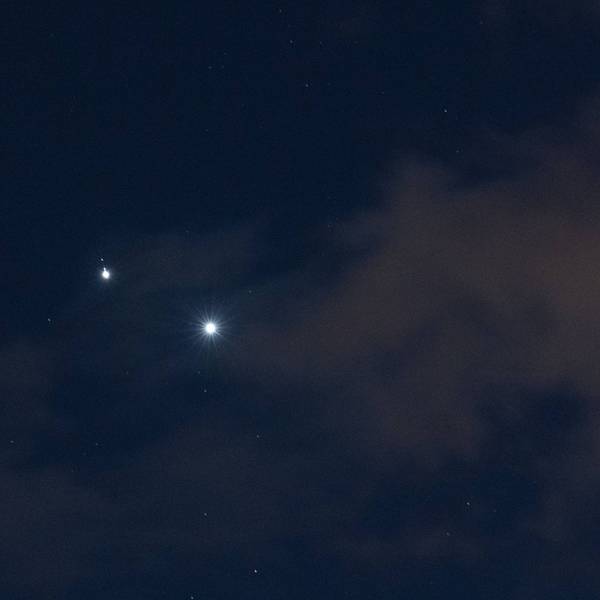 Jupiter und Venus sind Anfang März hell am Nachthimmel zu sehen.