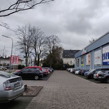 Der Stadtsportverband kümmert sich unter anderem um die Belegung der Sportstätten, hier der Parkplatz an der Sporthalle Am Hammer.