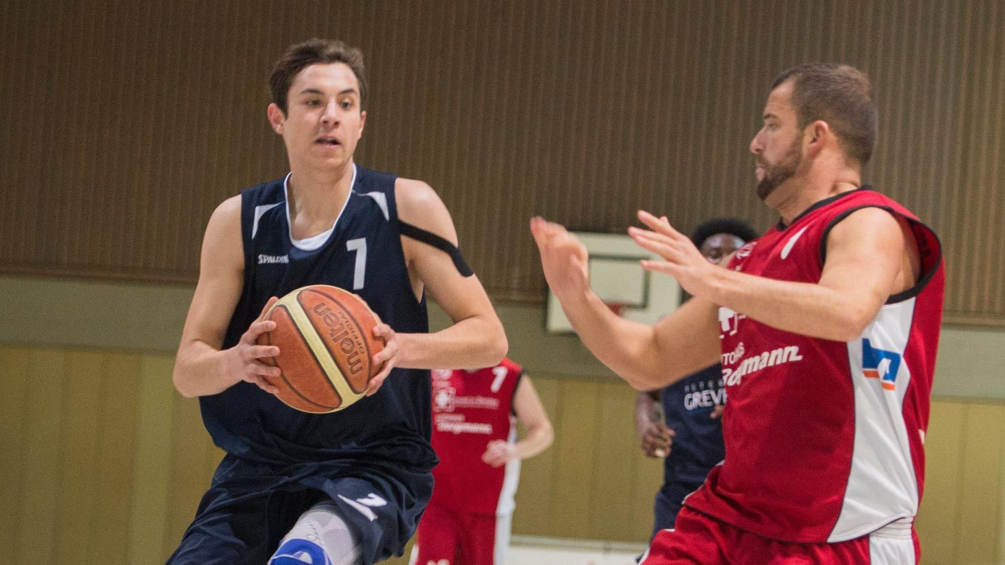 2015 trug Luke Jung (l.) als 20-Jähriger noch das Trikot der ErftBaskets Bad Münstereifel.