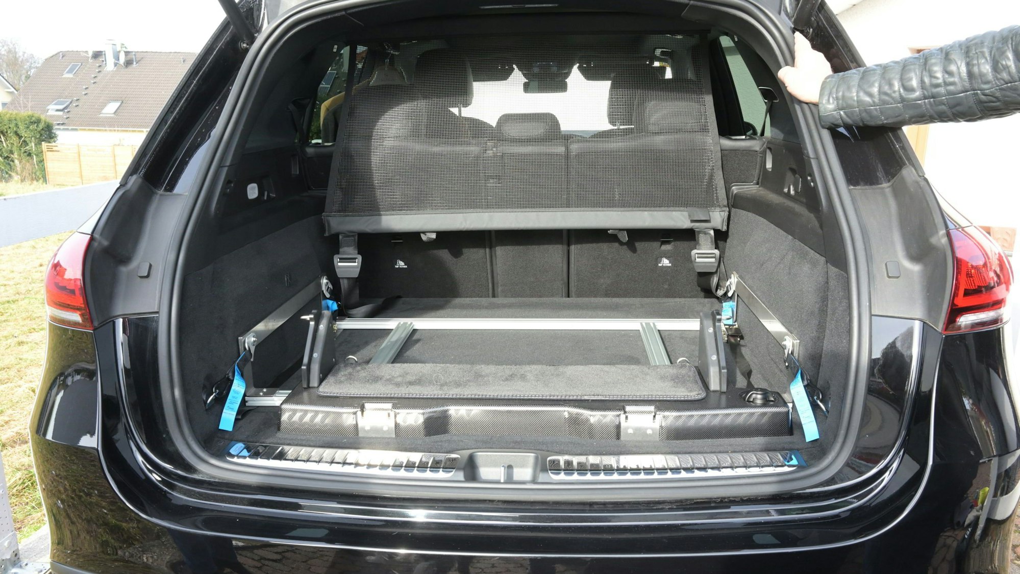 Ein Blick in den Kofferraum.