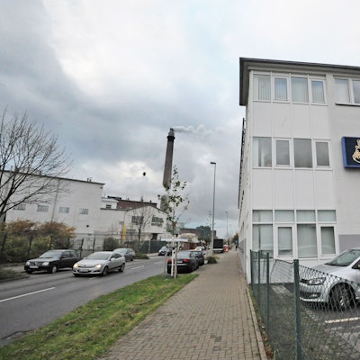 Ein Gebäude von Kronos Titan an der Titanstraße in Wiesdorf