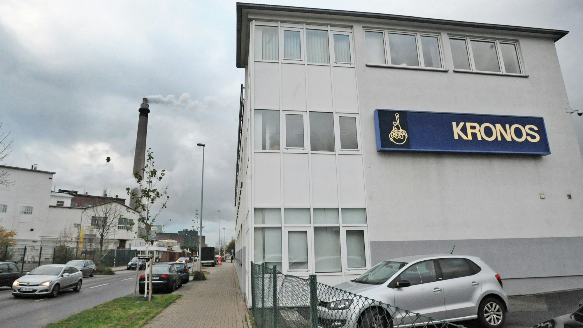 Ein Gebäude von Kronos Titan an der Titanstraße in Wiesdorf