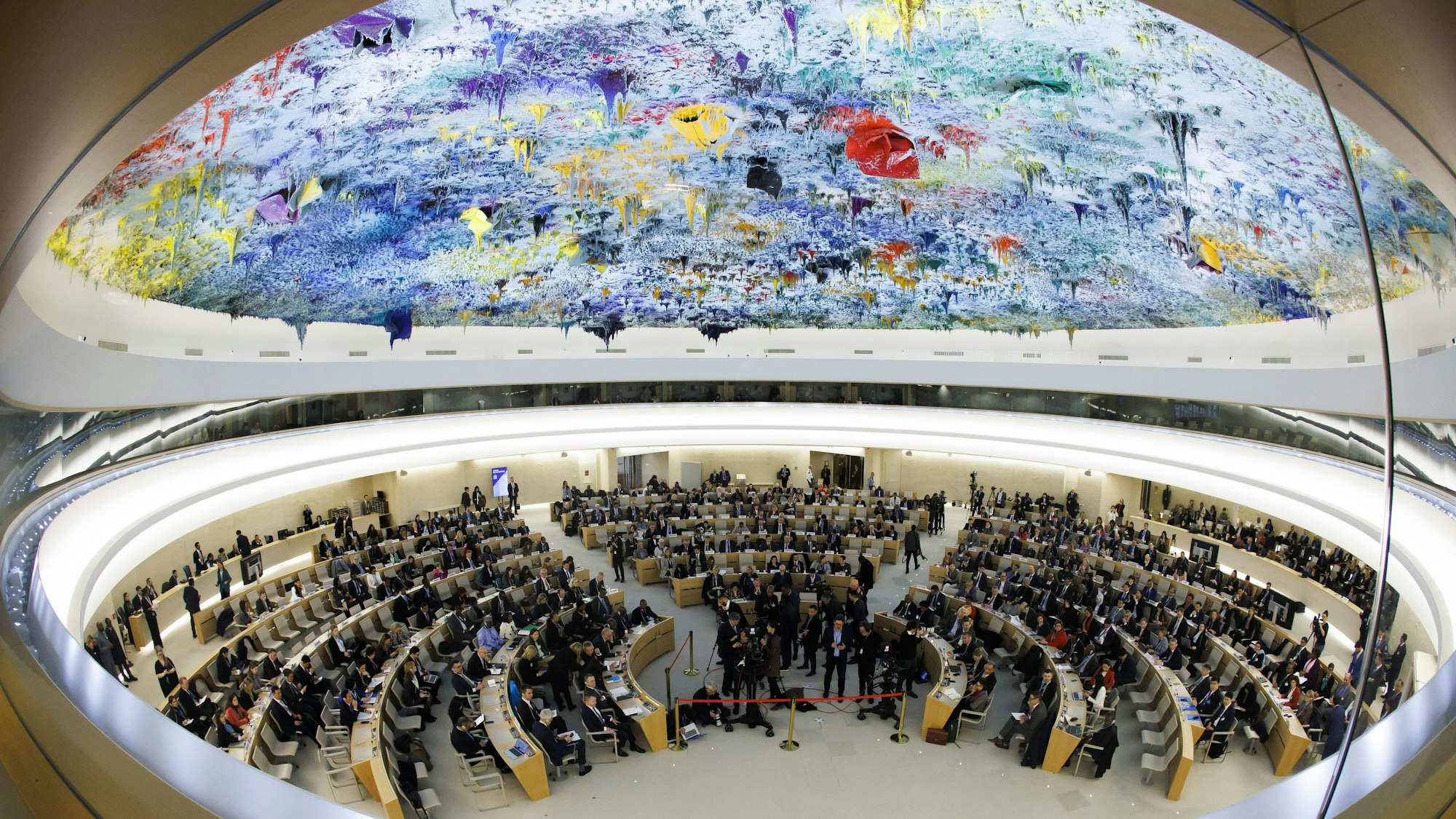 Gesamtansicht während der Sitzung des Menschenrechtsrats am europäischen Hauptsitz der Vereinten Nationen in Genf.