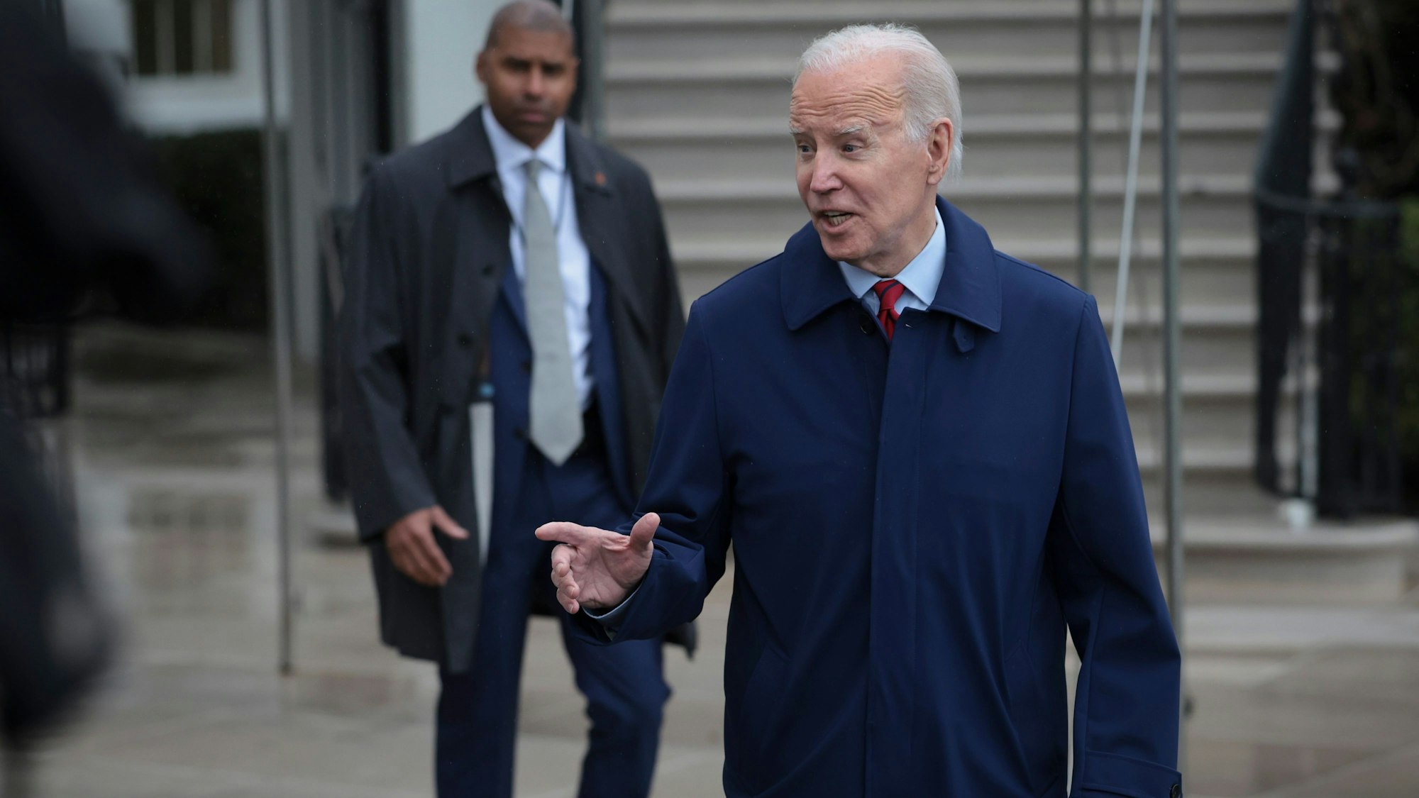 US-Präsident Joe Biden vor dem Weißen Haus.