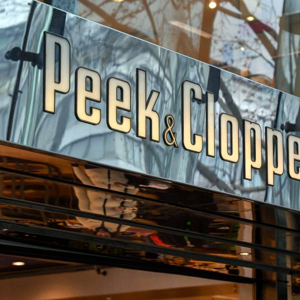 Der Schriftzug „Peek & Cloppenburg“ über dem Eingang zu einem Geschäft des deutschen Textilkaufhauses in der Tauentzienstraße in Berlin. (Archivbild)