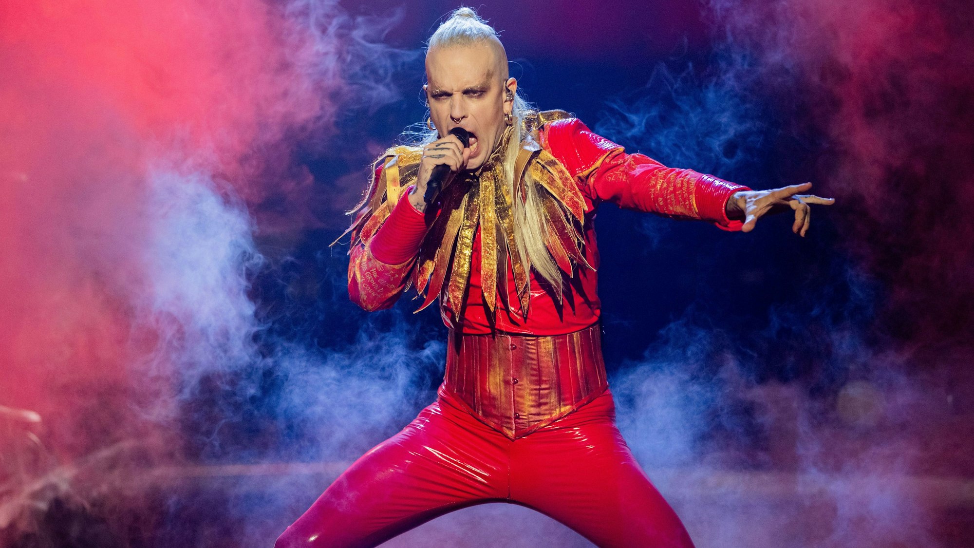 Chris Harms, Sänger von Lord Of The Lost, steht bei den Proben zu "Eurovision Song Contest 2023 - Unser Lied für Liverpool" auf der Bühne.