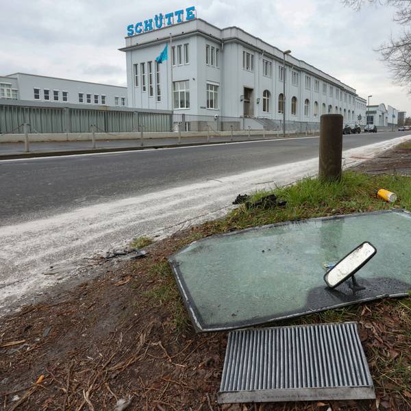 Die Unfallstelle auf der Alfred-Schütte-Allee auf der Höhe der Schütte Werke.