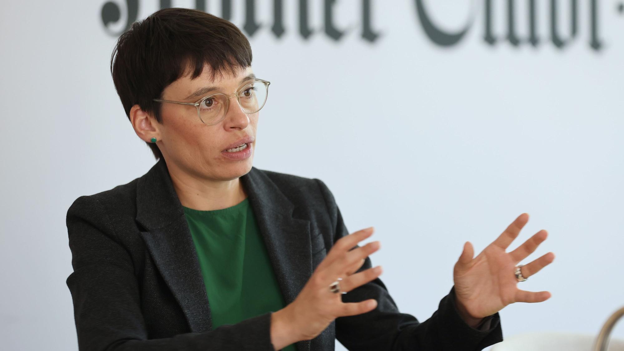 Familienministerin Josefine Paul (Grüne) im Interview