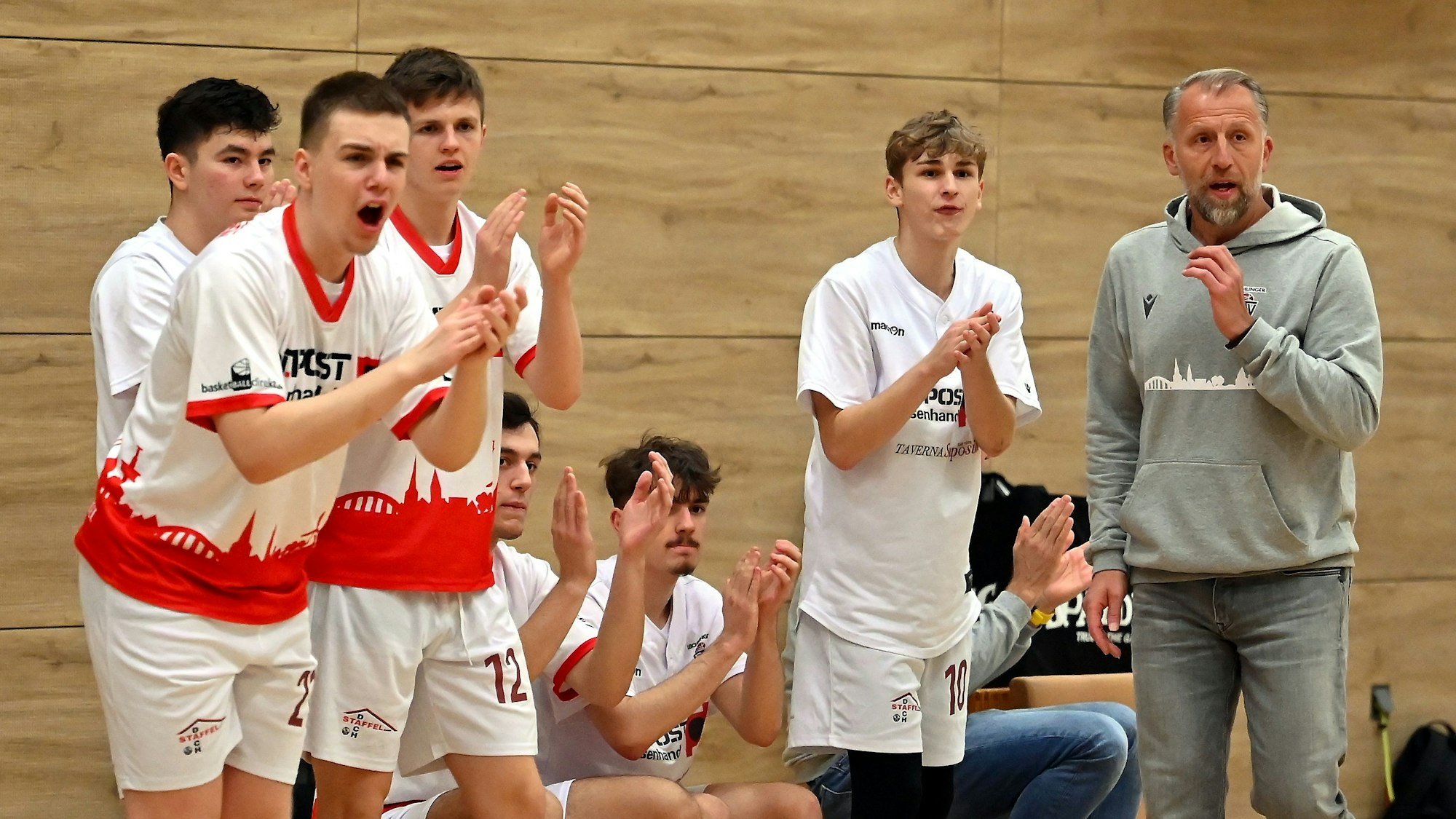 19.11.2022, Basketball-Leichlinger TV-Barmen
rechts: TR: Frank Baum (Leichlingen)
Foto: Uli Herhaus