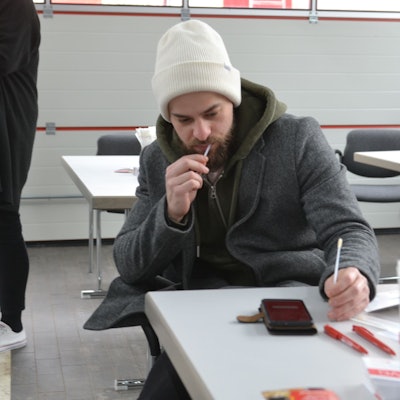 Ein Teilnehmer der Typisierung der DKMS für den an Blutkrebs erkrankten Wilfried aus Euskirchen-Wüschheim.