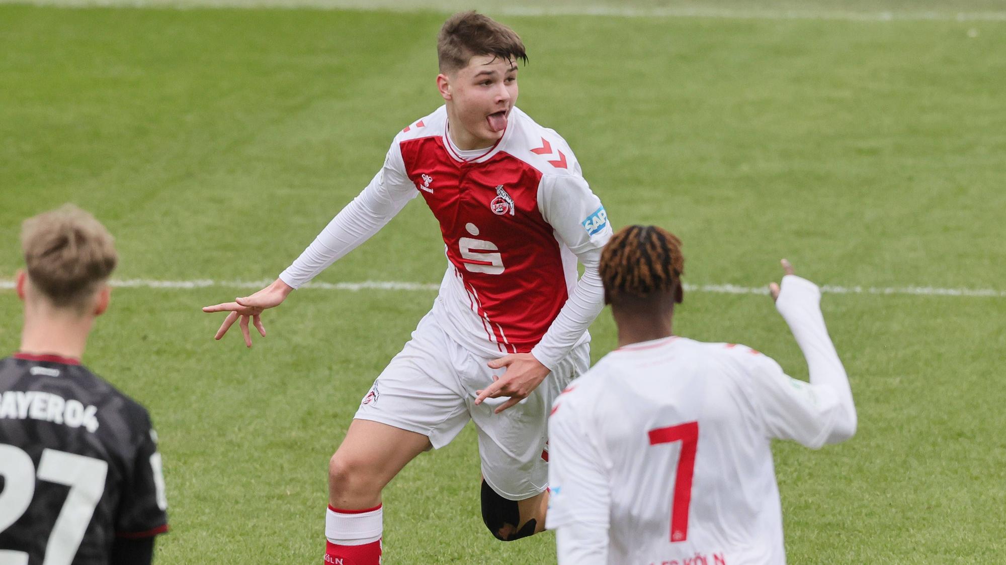 Jaka Cuber Potocnik vom FC im Derby gegen Bayer Leverkusen.