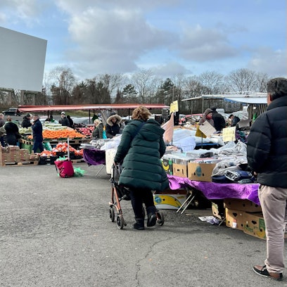 Ein Markt auf dem Platz des Autokinos am 1. Februar.