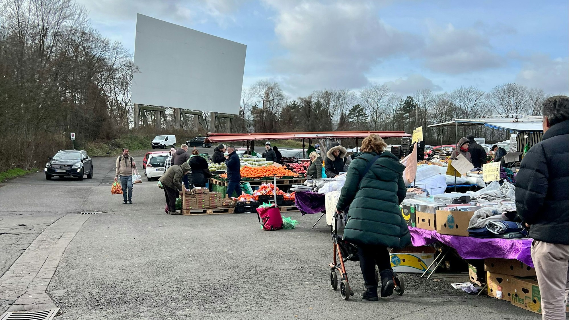 Ein Markt auf dem Platz des Autokinos am 1. Februar.
