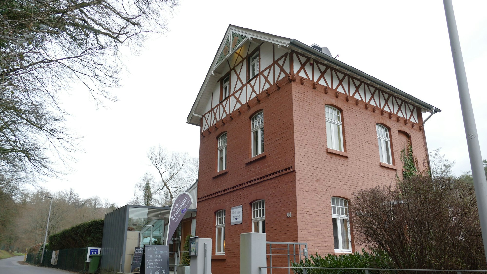 Außenansicht eines Restaurants.