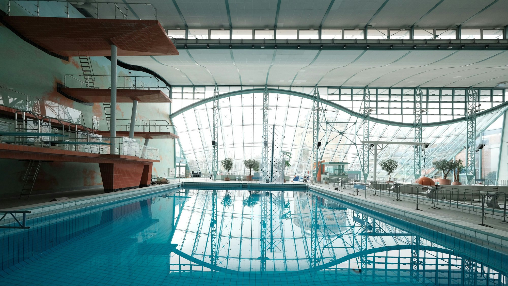 Das Bild zeigt den Blick ins Innere des Agrippabades.