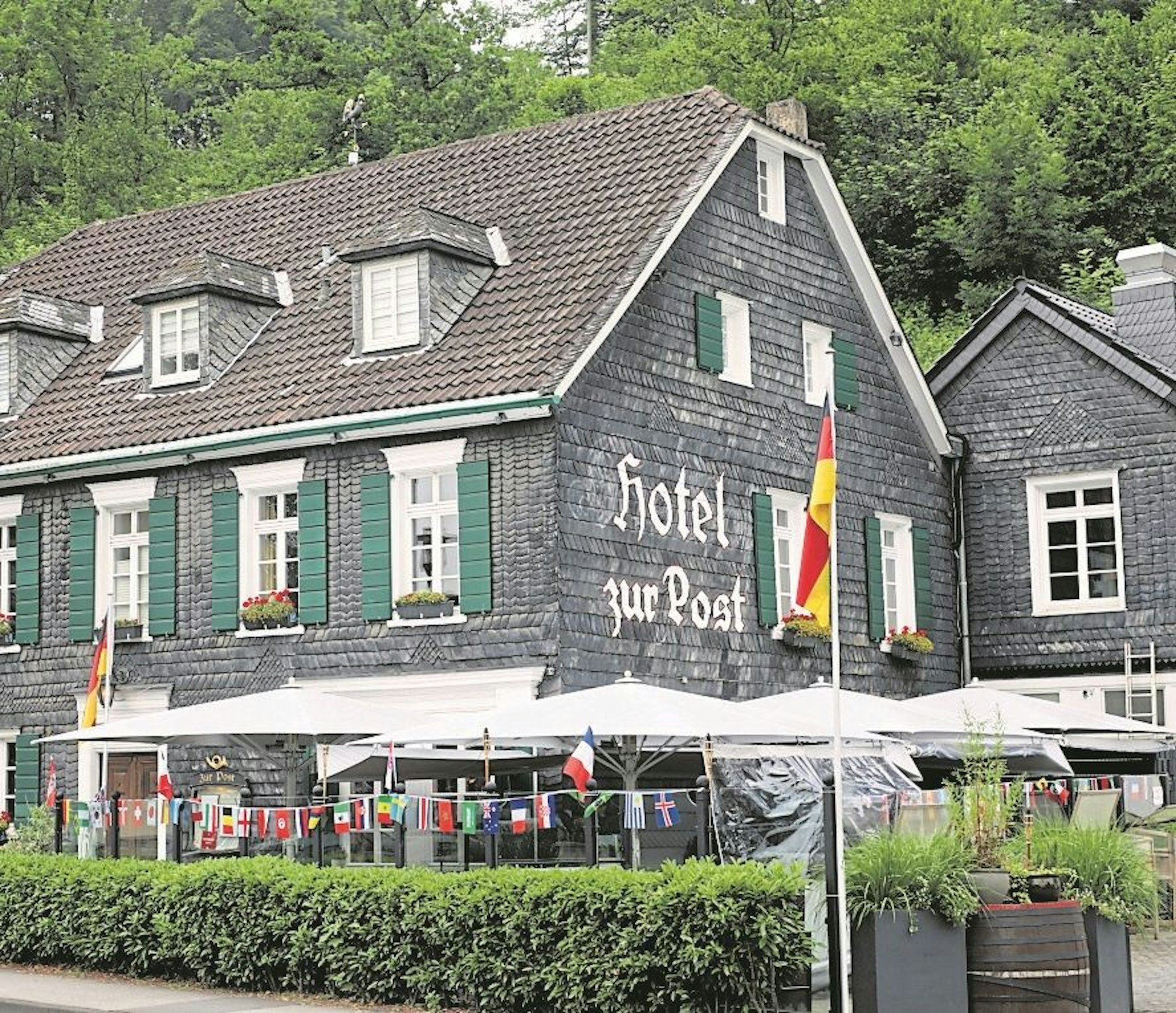 Das Hotel Restaurant Zur Post in Odenthal (hier in der Außenansicht) gehört zu den 500 besten in Deutschland.
