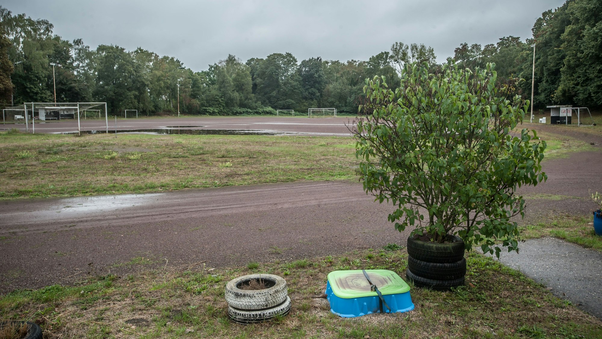 Der Aschenplatz des ESV Opladen ist die Spielstätte des BV Wiesdorf.