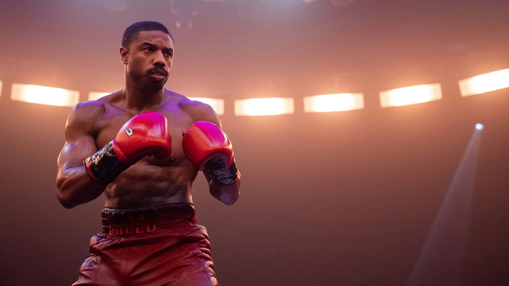 Michael B. Jordan als Adonis Creed in einer Szene des Films „Creed III - Rocky's Legacy“.