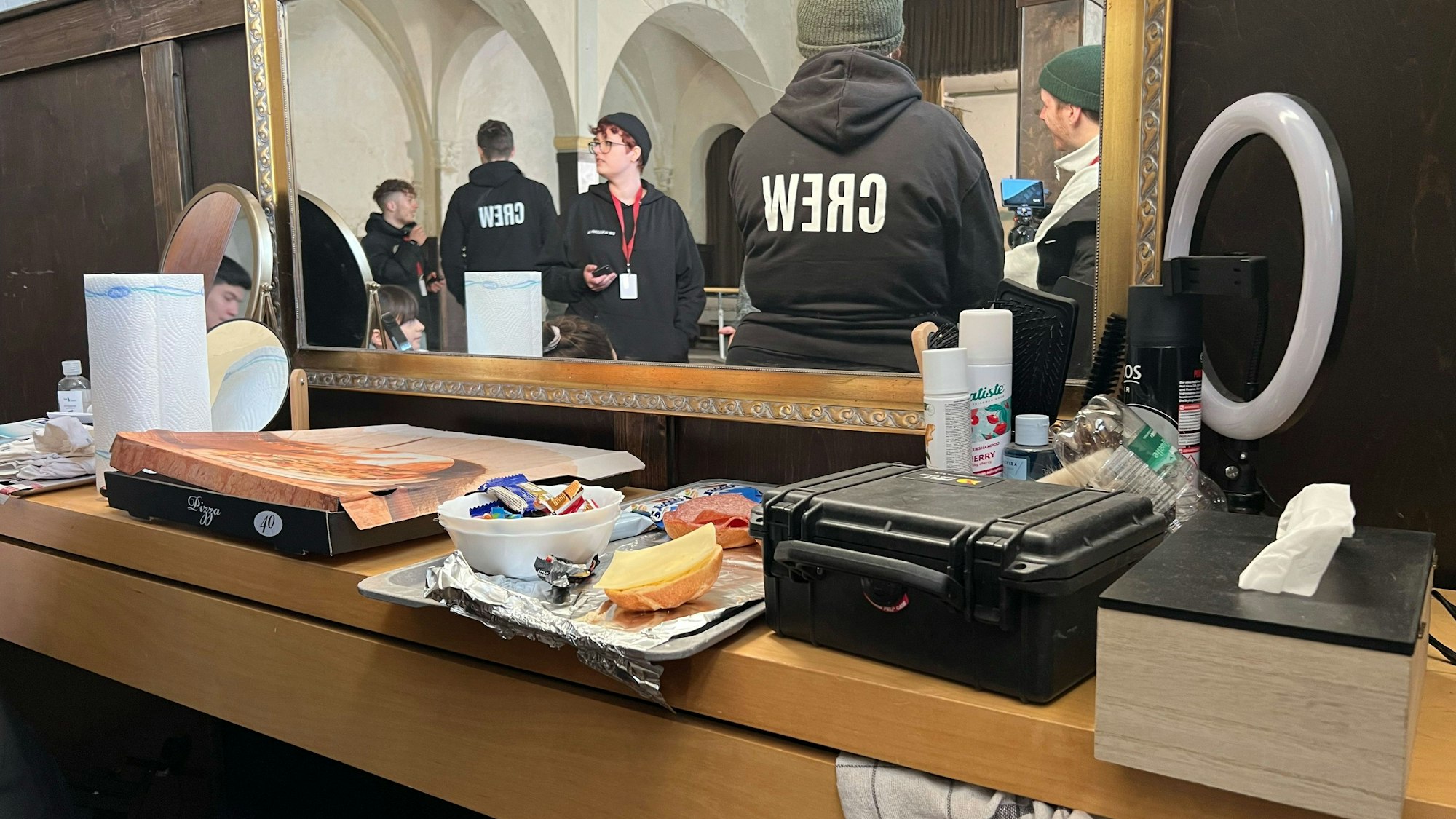 Bei den Dreharbeiten zum Filmprojekt „Die Ballerina“ vom Joseph-DuMont-Berufskolleg.