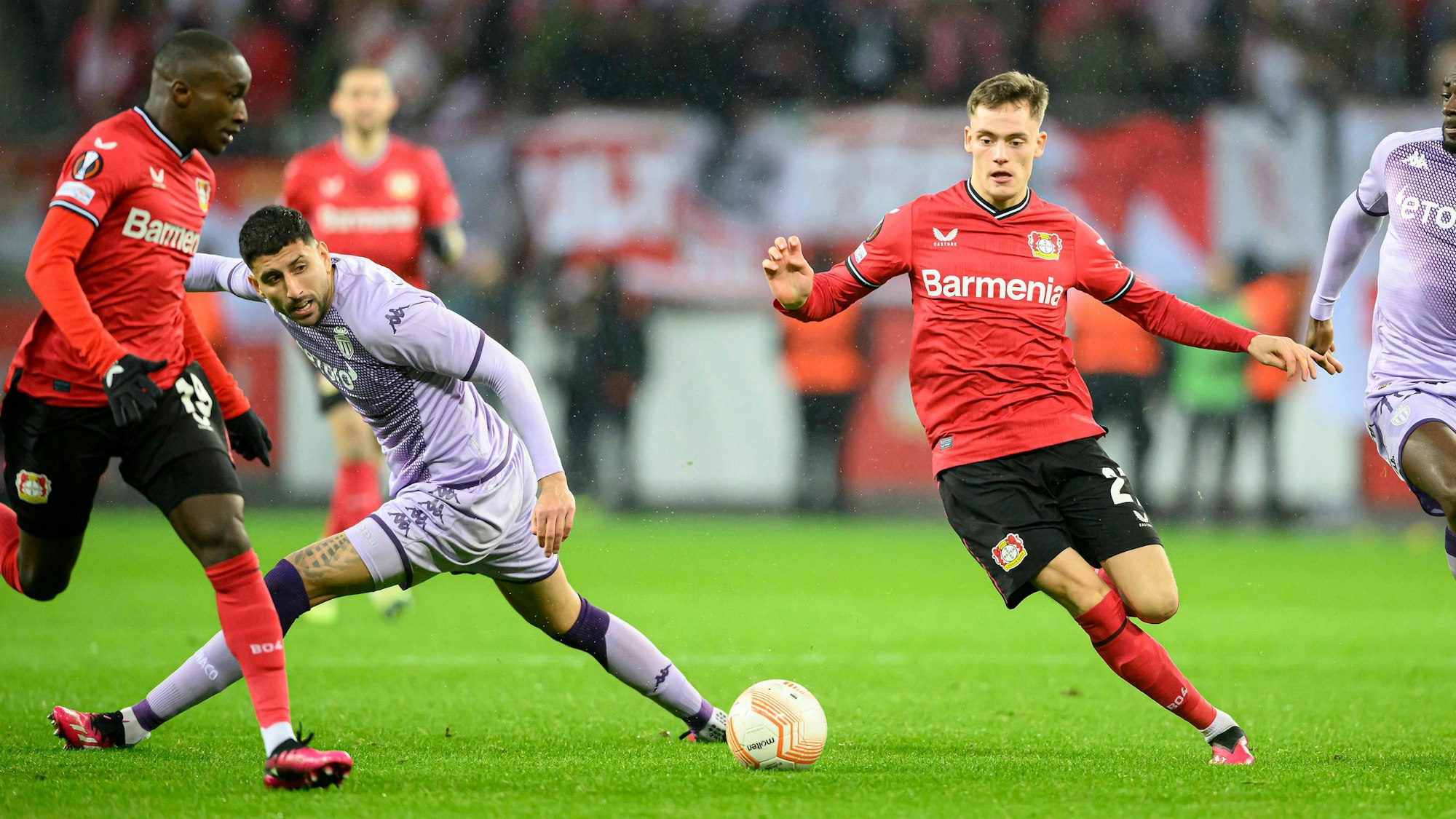 v.l. Moussa DIABY LEV, Guillermo MARIPAN Monaco, Florian WIRTZ LEV, Axel DISASI Monaco, Zweikampf, Aktion, Fussball Europa League, K.-o. Runde - Play-off Hinspiel, Bayer 04 Leverkusen LEV - AS Monaco 2:3, am 16.02.2023 in Leverkusen/ Deutschland. UEFA regulations prohibit any use of photographs as image sequences and/or quasi-video  *** v l Moussa DIABY LEV , Guillermo MARIPAN Monaco , Florian WIRTZ LEV , Axel DISASI Monaco , duel, action, Football Europa League, K o round Play off first leg, Bayer 04 Leverkusen LEV AS Monaco 2 3, on 16 02 2023 in Leverkusen Germany UEFA regulations prohibit any use of photographs as image sequences and or quasi video Â