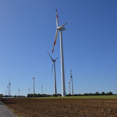 Blick auf den Windpark in Schöneseiffen.