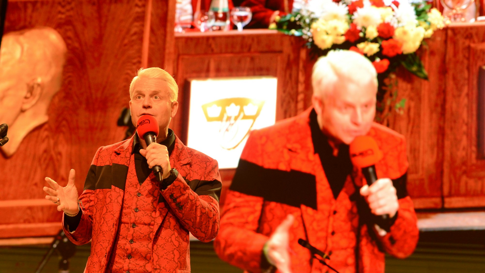 Guido Cantz im Karneval auf der Bühne