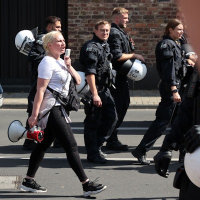 Kundgebung "In Köln ist kein Platz für Verschwörungsideologien und Rechte Propaganda"