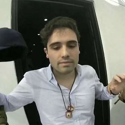 Dieses Handout vom 17. Oktober 2019 aus einem von der mexikanischen Regierung zur Verfügung gestellten Video zeigt Ovidio Guzman Lopez, einer der Söhne des inhaftierten Drogenbosses Joaquin «El Chapo» Guzman, zum Zeitpunkt seiner Festnahme.