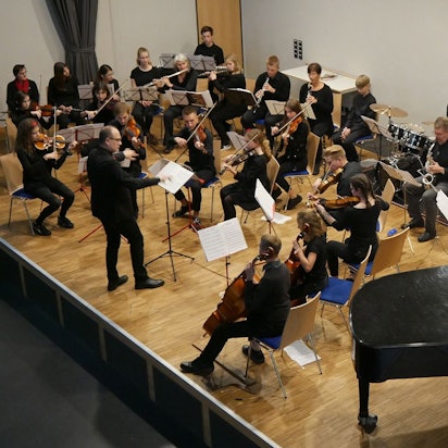 Das Foto zeigt ein Ensemble der Josef-Metternich-Musikschule beim Jahreskonzert.