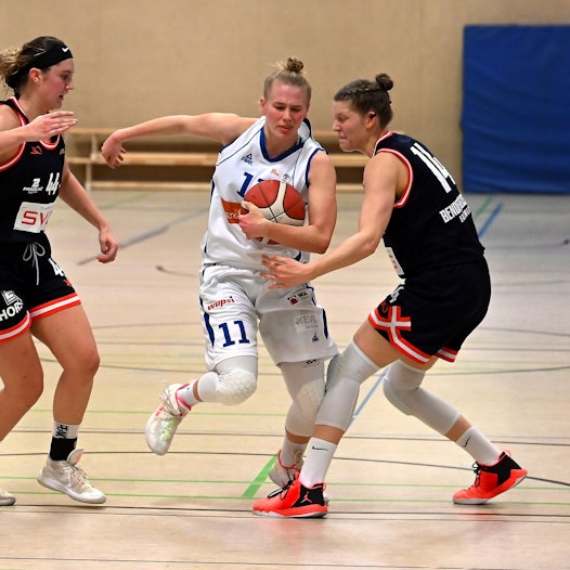 Basketball
BBZ Opladen - Baskets Grünberg
mitte: Leo Schütter (BBZ)
Foto: Uli Herhaus