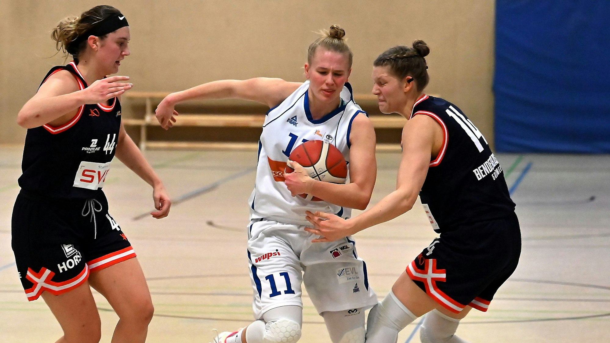 Basketball
BBZ Opladen - Baskets Grünberg
mitte: Leo Schütter (BBZ)
Foto: Uli Herhaus