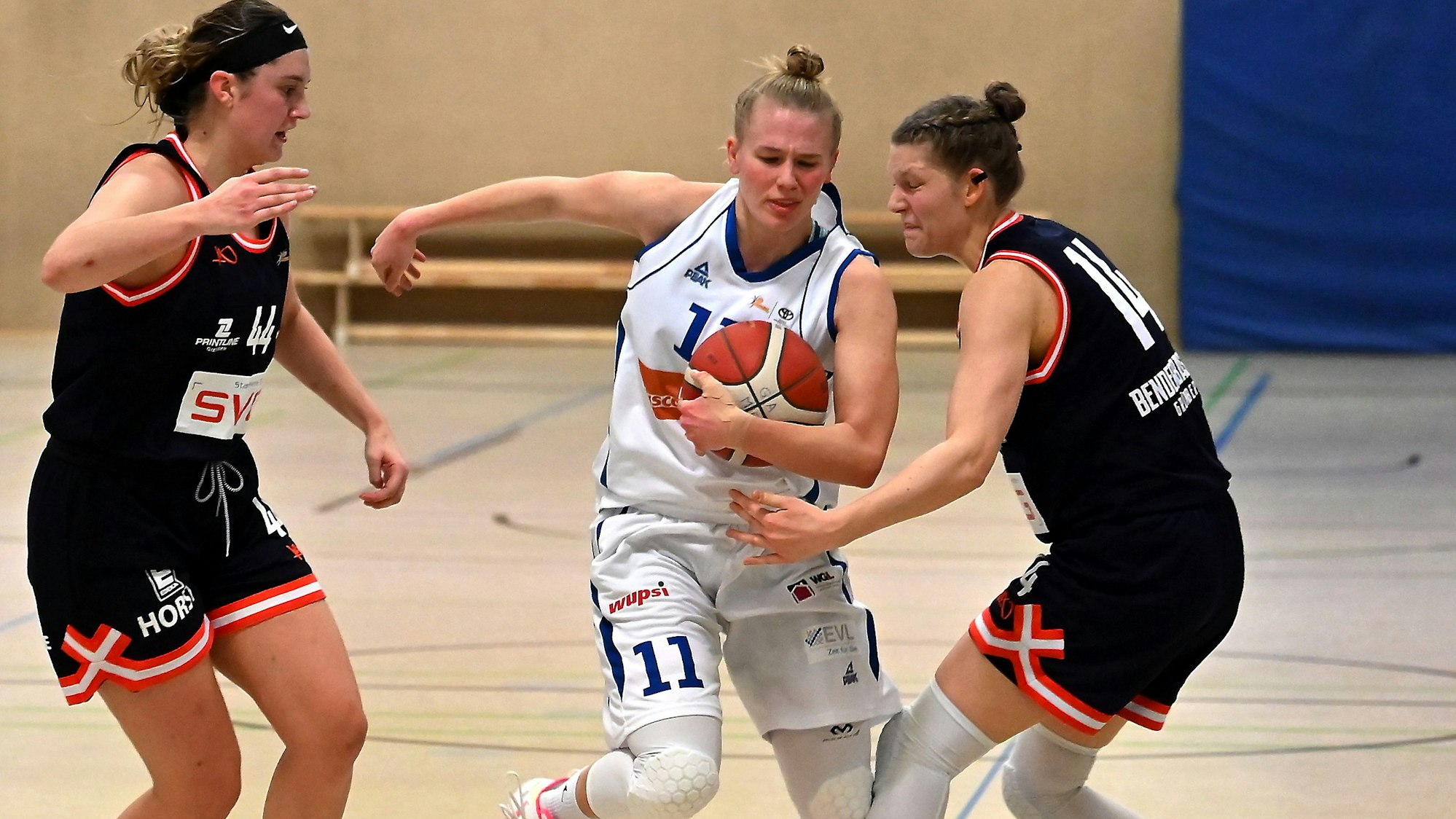 Basketball
BBZ Opladen - Baskets Grünberg
mitte: Leo Schütter (BBZ)
Foto: Uli Herhaus